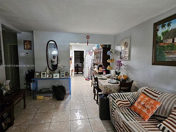 4th image of 482 NE 136th St