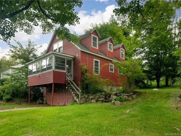 9 Lawrence Avenue, North Canaan, CT 06018