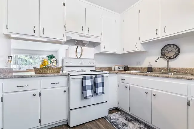 Sandpiper Cove Apartments — Photo 11