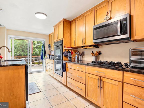 3rd image of 284 Trent Rd