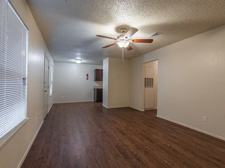 Gant Apartments — Photo 34