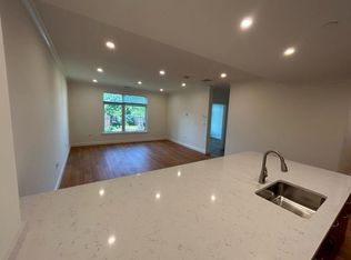 130 Thornton Rd #1, Chestnut Hill, MA 02467