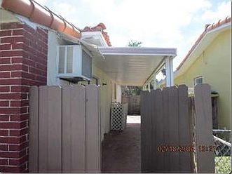 4th image of 11470 SW 1st St