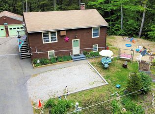 3 Carpenter St, Springvale, ME 04083