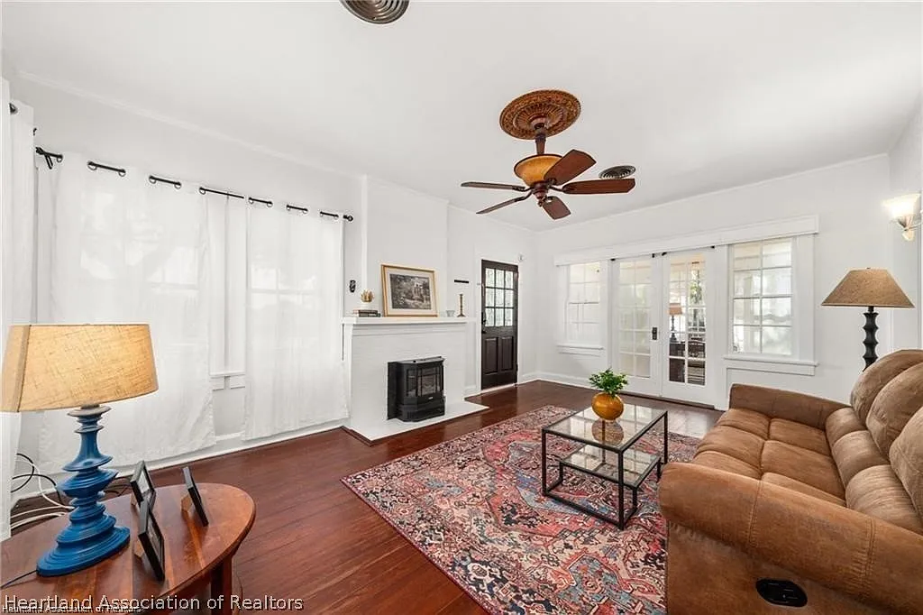 3 bed, 2.0 bath, 1400 sqft, $1,700 — Photo 4