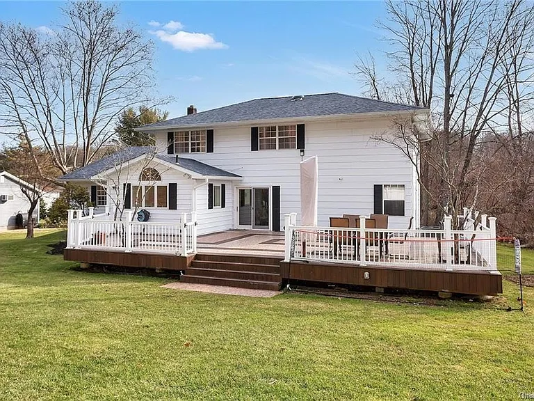 2185 Sultana Dr — Photo 4