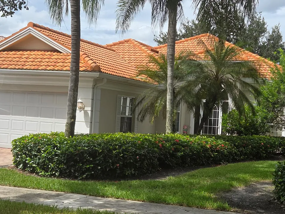5283 Hawkesbury Way