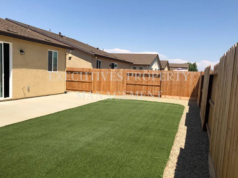 1470 Woodbury Ct — Photo 14