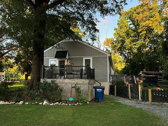 3rd image of 5324 Carden Dr #1