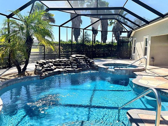 2nd image of 3427 Sassafras Ct