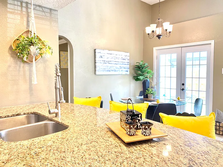 20538 Blue Beech Dr — Photo 16