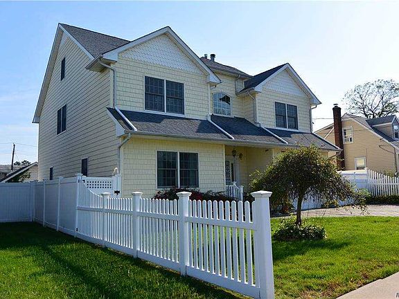 3rd image of 1116 Steele Blvd