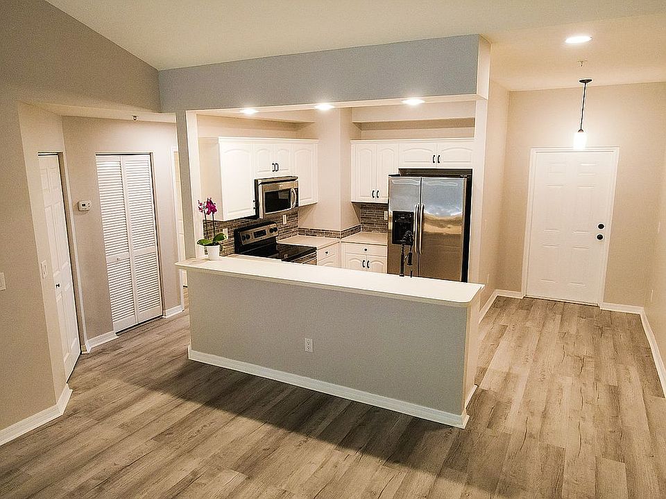 1st image of 1077 Winding Pines Cir Unit 206