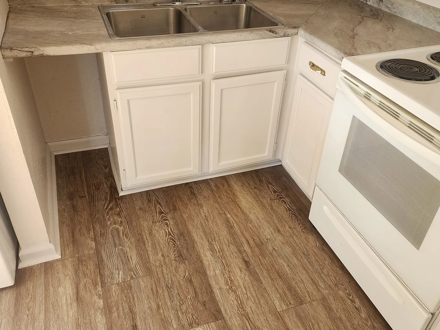2 bed, 700 sqft, $850 — Photo 3