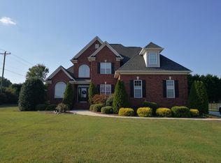 1001 Creekwalk Dr, Stanley, NC 28164