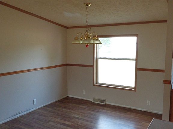 5th image of 904 Quail Dr SW