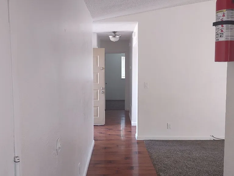 4111 Ozro Ct — Photo 10