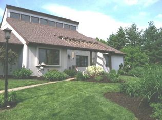 8121 White Birch Cir, Fogelsville, PA 18051