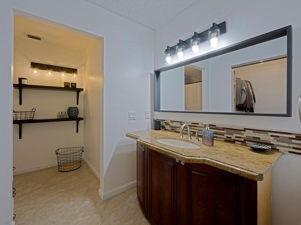 1st image of 1006 Landings Boulevard