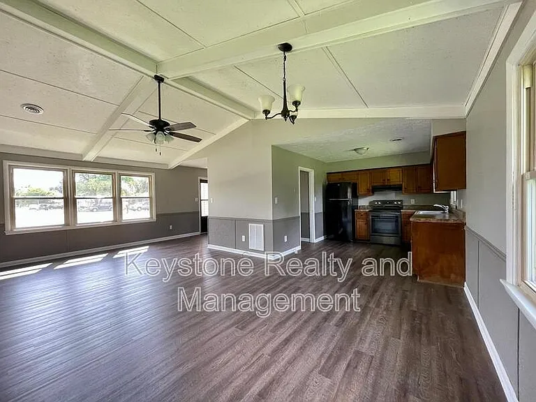 927 Lc Ave — Photo 8
