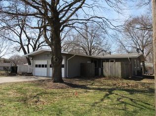 1202 S 14th Ave W, Newton, IA 50208