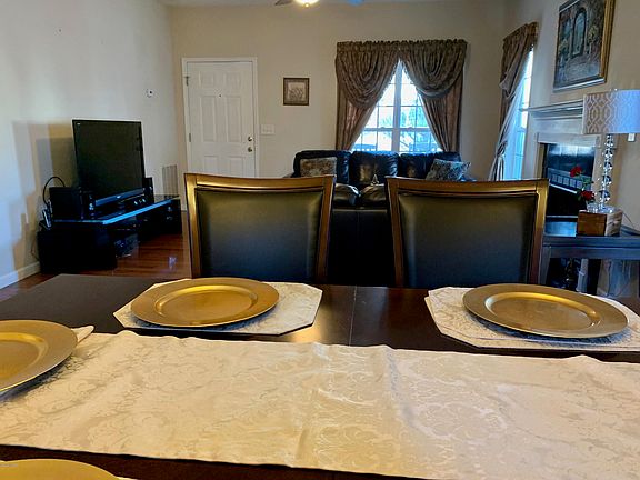 3rd image of 516 Sugarloaf Dr