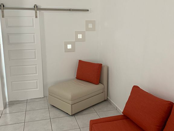 3rd image of 650 Pennsylvania Ave APT 28