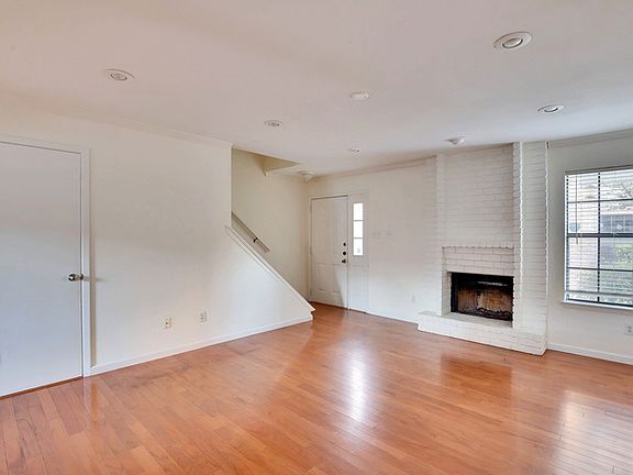 3rd image of 8400 Jamestown Dr APT 306