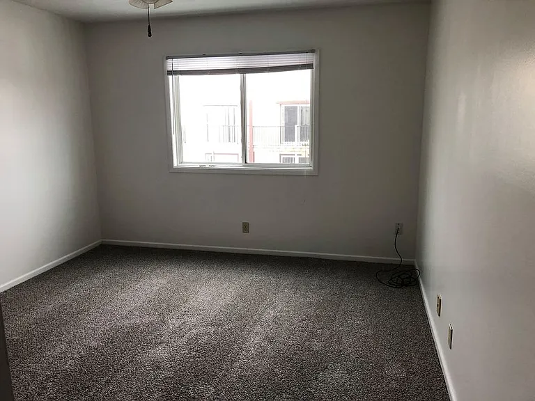 2021 NW Hickory Ln #1 — Photo 8