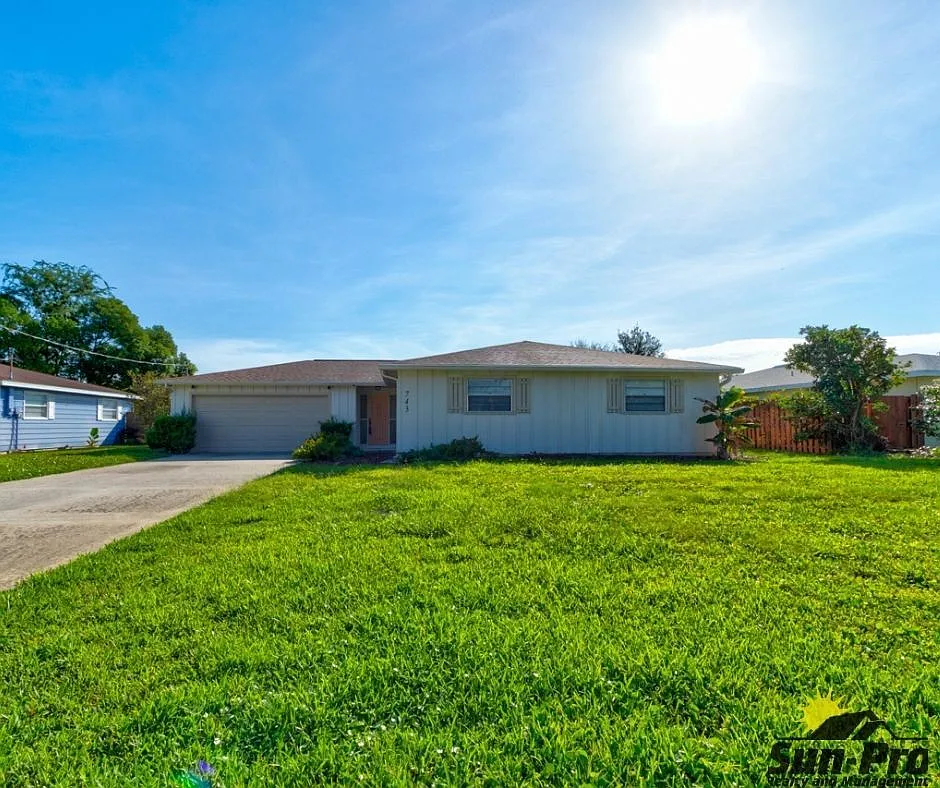 3 bed, 2.0 bath, 1541 sqft, $2,295 — Photo 2