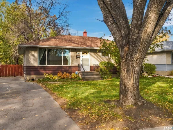 20 YARNTON Crescent, Regina, SK S4R 4A2