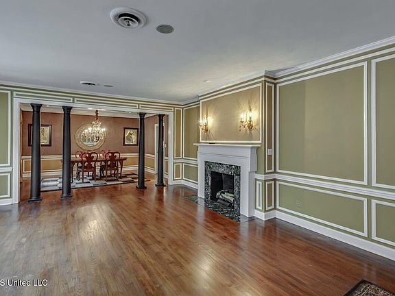 4th image of 1016 Meadowbrook Rd