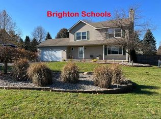 9414 Rickett Rd, Brighton, MI 48116