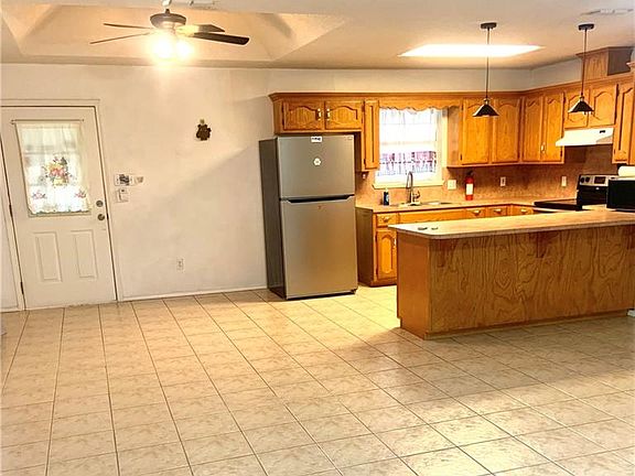 5th image of 806 S Barcelona Ave