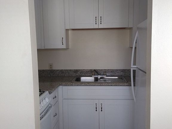 5th image of 4409 Alabama St