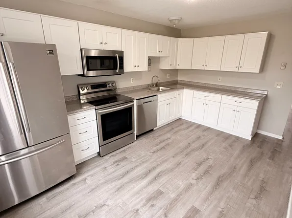 497 Scott Rd APT 11, Waterbury, CT 06705