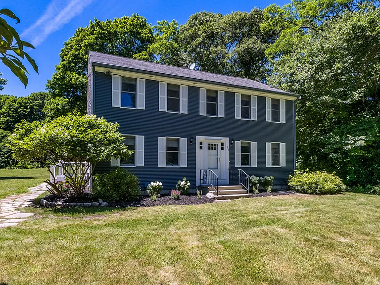 39 Moonakis Rd — Photo 2