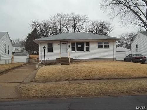 1st image of 255 De Smet Dr