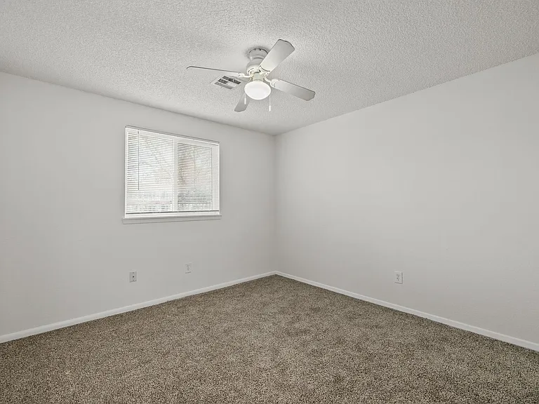 2056 S Division Ave — Photo 15
