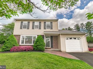 26 Oxford Ln, Horsham, PA 19044