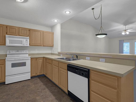 5th image of 8071 Kingfisher Ln NW