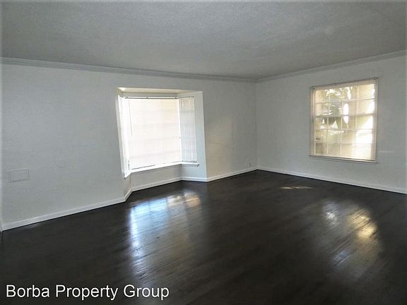 4th image of 2400 Cedar Ave