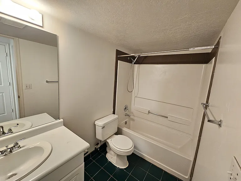 121 W 100 N — Photo 15