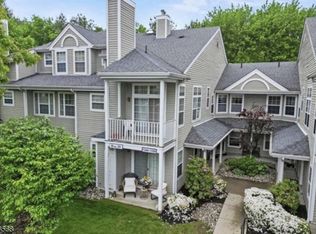 1348 Paddington Rd, Mahwah, NJ 07430