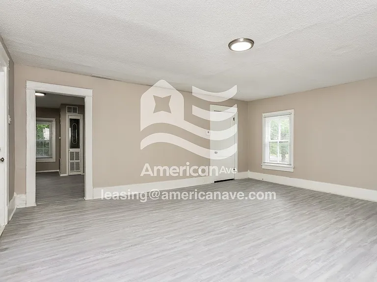 853720_003_living_room_12814052.jpg