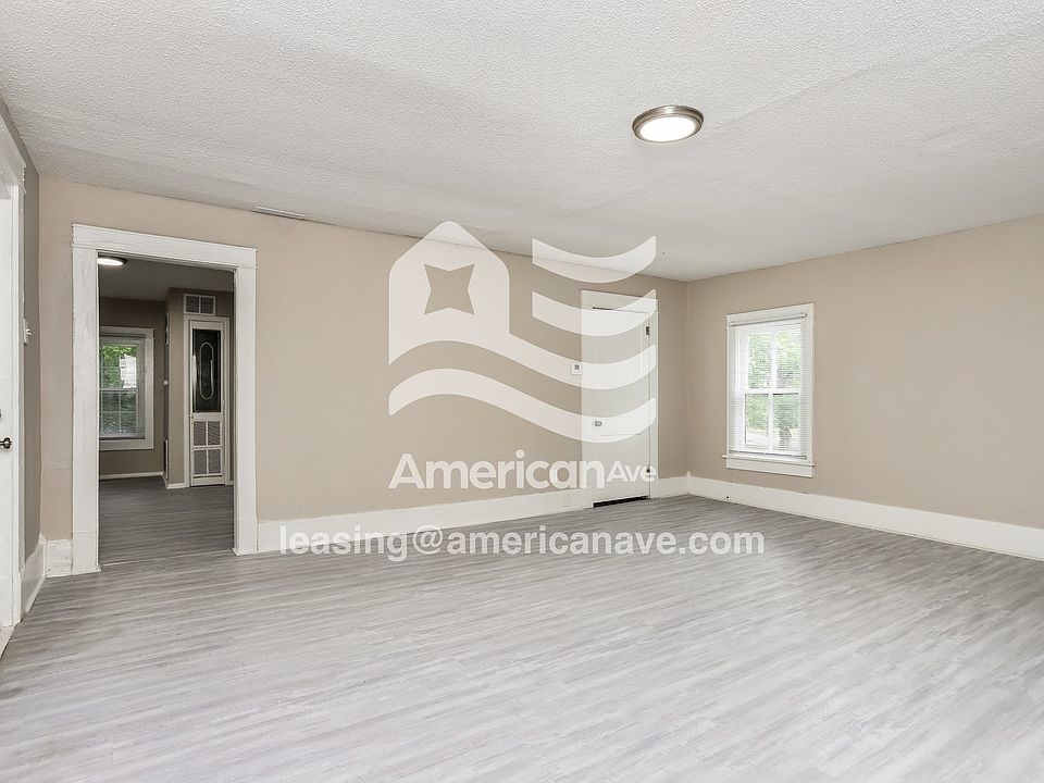 853720_003_living_room_12814052.jpg