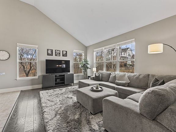 3rd image of 1100 Tuscany Dr