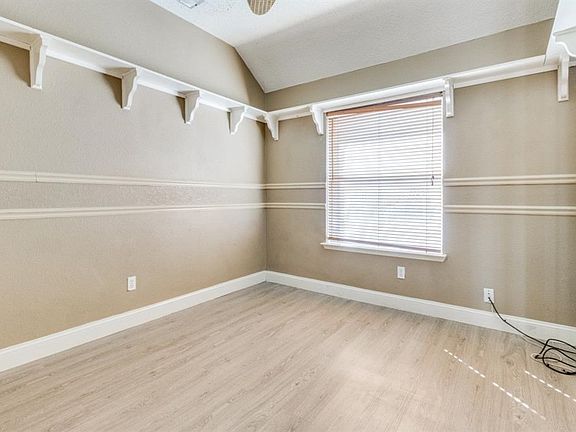 2nd image of 2516 Bent Brook Dr