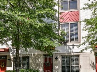 830 Snowden Hallowell Way, Alexandria, VA 22314