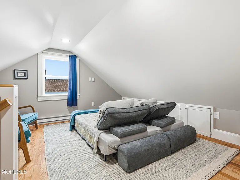 49 Franklin Ave — Photo 54